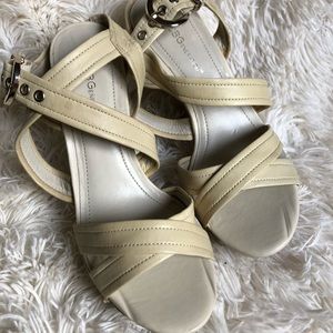 BCBG Beige wedges